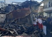 Kebakaran di Jalan Sultan Agung Palembang, PT Pelindo Ikut Bantu Lakukan Pemadaman dari Sungai Musi