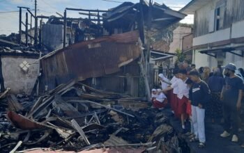 Kebakaran di Jalan Sultan Agung Palembang, PT Pelindo Ikut Bantu Lakukan Pemadaman dari Sungai Musi