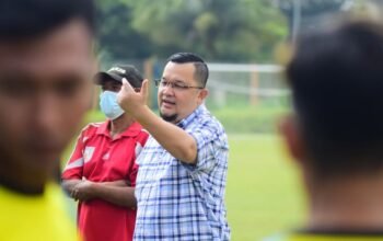 Figur Berpengalaman di Dunia Sepak Bola, Dr Hendri Zainuddin Dinilai Layak Nahkodai PSSI Sumsel