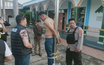 Tertangkap Tangan Bobol Kotak Amal Masjid, Pria Asal Betung Diikat Warga