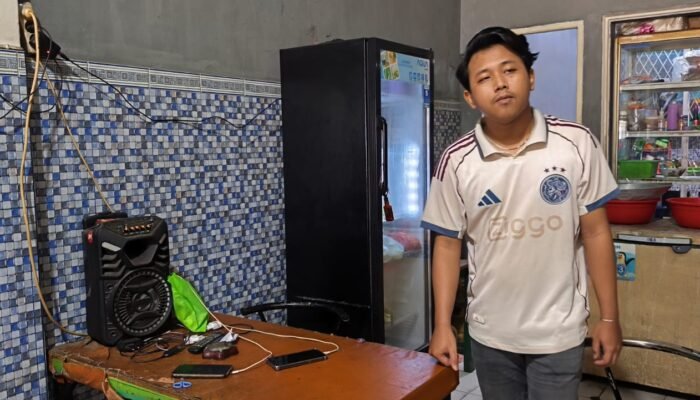 Ancam Tembak Kepala, Pelaku Penodongan Gasak Dua Ponsel di Warung Bakso Jalan Srijaya Negara Palembang