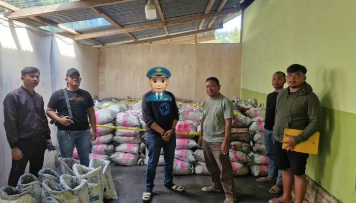 Polda Gorontalo Amankan 259 Karung Batu Hitam Ilegal di Bone Bolango, 2 Orang Diamankan