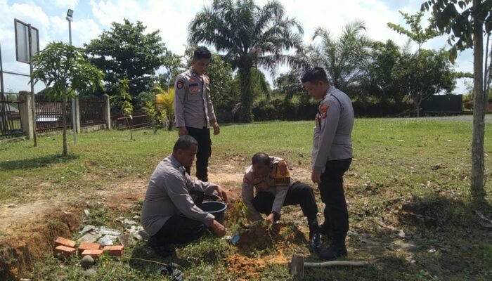 Perkuat Ketahanan Pangan Nasional, Polda Sumatera Selatan Hijaukan Komplek Paakri