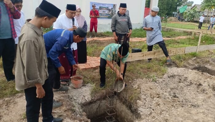 Apriyadi Letakkan Batu Pertama Pembangunan Ponpes Minhajul Aulia Talang Jambe Palembang