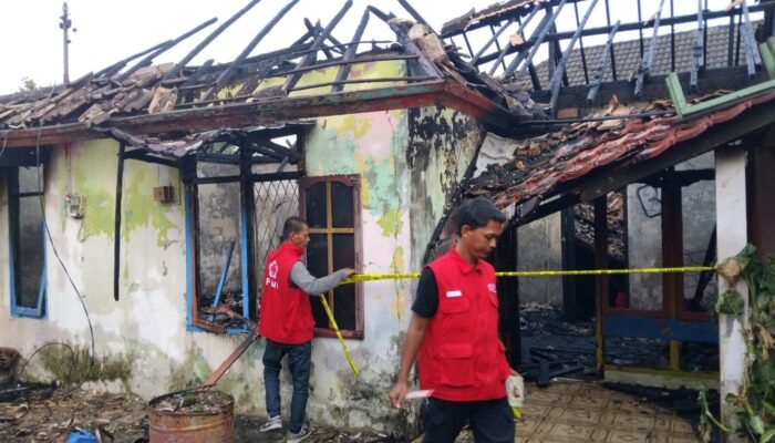 Terkunci dari Luar, Tiga Bocah di Gandus Terjebak Didalam Rumah Saat Kebakaran