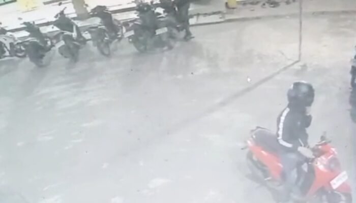 Gagal Beraksi di Masjid, Pelaku Curanmor Ditangkap Warga Usai Motornya Jatuh
