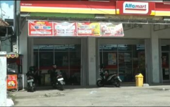 Terdesak Dikejar Massa, Pelaku Curanmor di Palembang Tembak dan Tikam 2 Warga