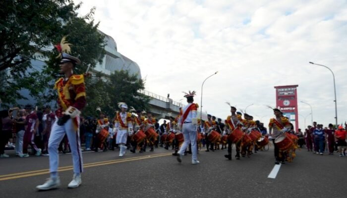 Tampil di Launching Car Free Day di Palembang, Marching Band Athidira Wirabhakti Polda Sumsel Sedot Perhatian Pengunjung