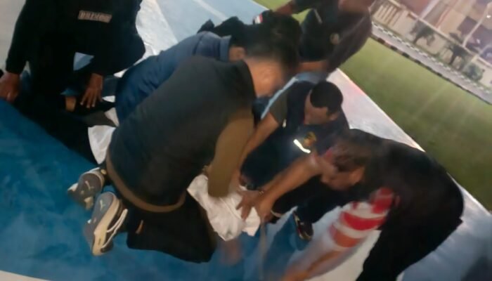 Intelijen Polda Sumsel “Kecolongan” Pria Bawa Bendera Tauhid Terobos Markas Polda Sumsel