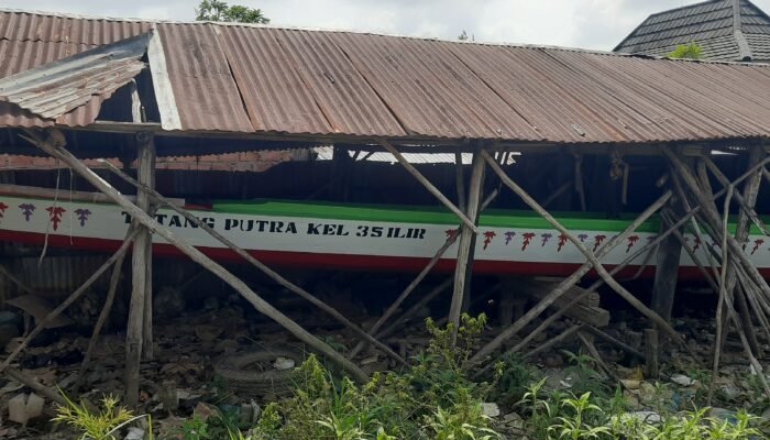 Melihat Pembuatan Perahu Bidar Tatang Putra di Kampung 35 Ilir Palembang