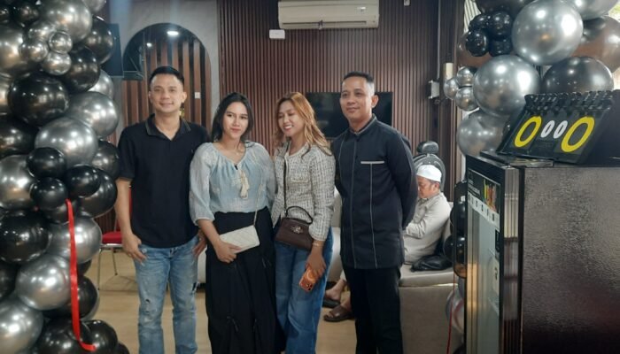 Manjakan Pelanggan, AM PM Barbershop Hadirkan Fasilitas Biliar dan PS 5