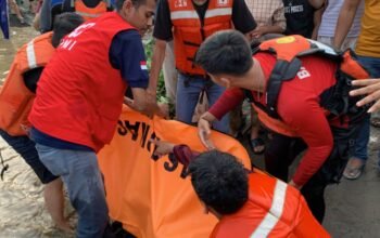 Tenggelam Terseret Arus, Tubuh Raka Ditemukan di Dasar Sungai Musi Tak Jauh dari TKP