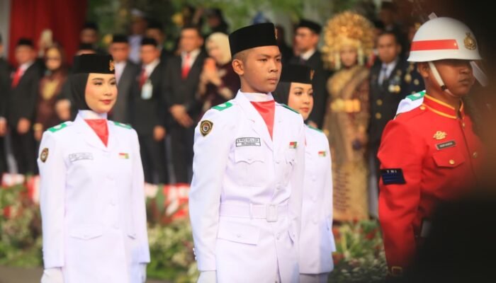 Muhammad Prince Farid Al Qodri Putra AKP Syaparuddin Akso yang Sukses Bentangkan Merah Putih di Griya Agung Palembang
