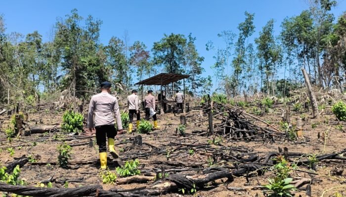 Cegah Karhutla, Personel Polda Sumsel Sisir Lahan Rawan di Muba