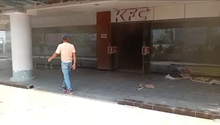Kebakaran Eks Gerai KFC di Internasional Plaza (IP) Api Berasal dari Mesin Gerinda Pekerja