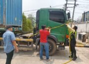 Geser Kabel Menjuntai, Sopir Truk Kontainer Asal Jakarta Tewas Kesetrum Aliran Listrik