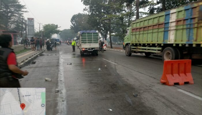 Sopir Pikap Tewas Usai Hantam Truk Tronton Antre Solar di SPBU Palembang