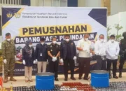 Bea Cukai Sumbagtim Musnahkan 22,4 Juta Batang Rokok dan Mikol Ilegal