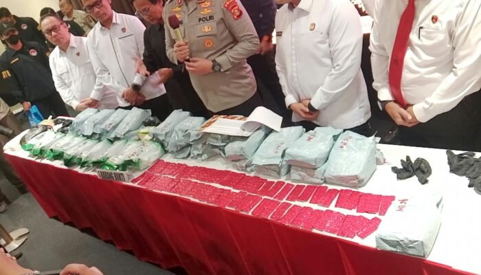 Diduga Jaringan Fredy Pratama, ES Bawa 35 Kg Sabu dan 600 Butir Pil Happy Five Ditangkap Bersama Istrinya yang Sedang Hamil