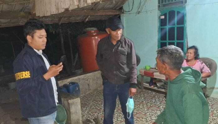 Tertangkap Tangan Bakar Lahan, Pria Lansia di Talang Kelapa Dilaporkan Warga ke Polisi