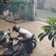 Terekam CCTV, Pelaku Curanmor di Jalan Sukarela Palembang Nekat Beraski di Siang Bolong