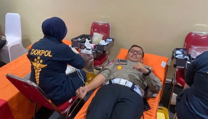 Sambut HUT ke-75 Humas Polri, Kapolda Sumsel dan 42 Jurnalis Gelar Aksi Donor Darah