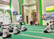 Langgar Disiplin, 10 Personel Polda Sumsel Jalani Pembinaan Dimtaq di Masjid Al Aman Komplek Pakri