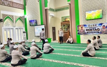 Langgar Disiplin, 10 Personel Polda Sumsel Jalani Pembinaan Dimtaq di Masjid Al Aman Komplek Pakri