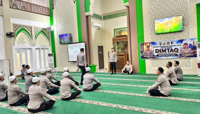Langgar Disiplin, 10 Personel Polda Sumsel Jalani Pembinaan Dimtaq di Masjid Al Aman Komplek Pakri
