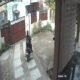Terekam CCTV, Dua Pria Gasak Motor Mahasiswa di Kosan Kemang Manis Palembang